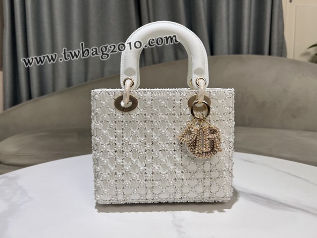 Dior专柜新款迪奥高仿原单Lady四格刺绣半颗珍珠绣金线手提肩背女包 djfk1256